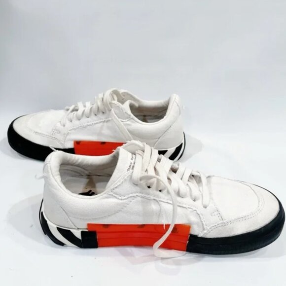 OFF WHITE Vulcanized Low White Black Logo Sneakers 39/US 9 - Picture 3 of 13